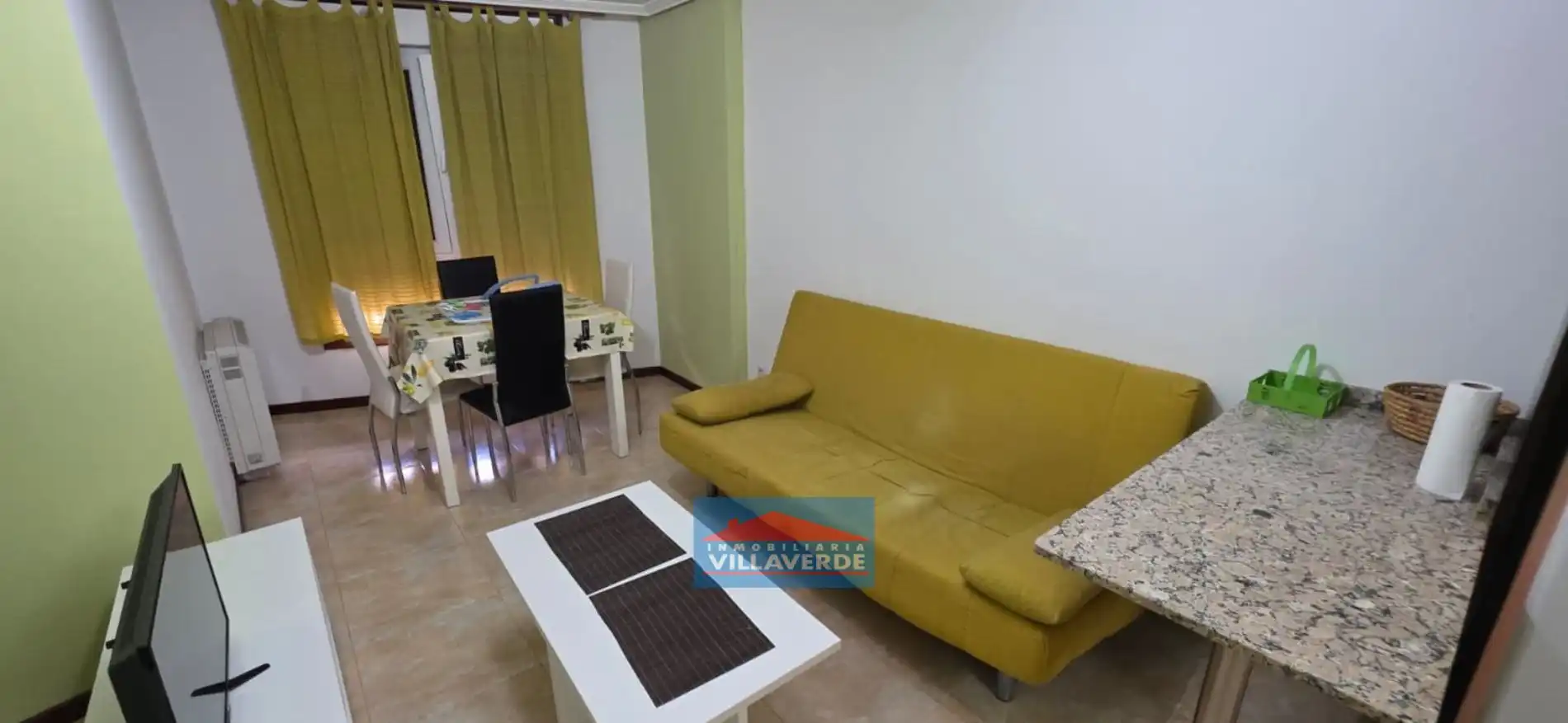 Sala de estar de Estudio en venta en Moaña con Trastero y Amueblado