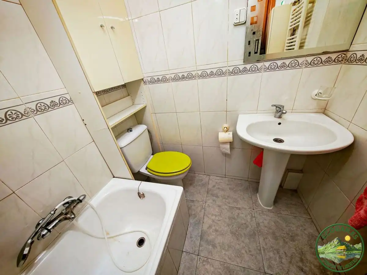 Baño de Piso en venta en Ponferrada con Calefacción, Parquet y Trastero