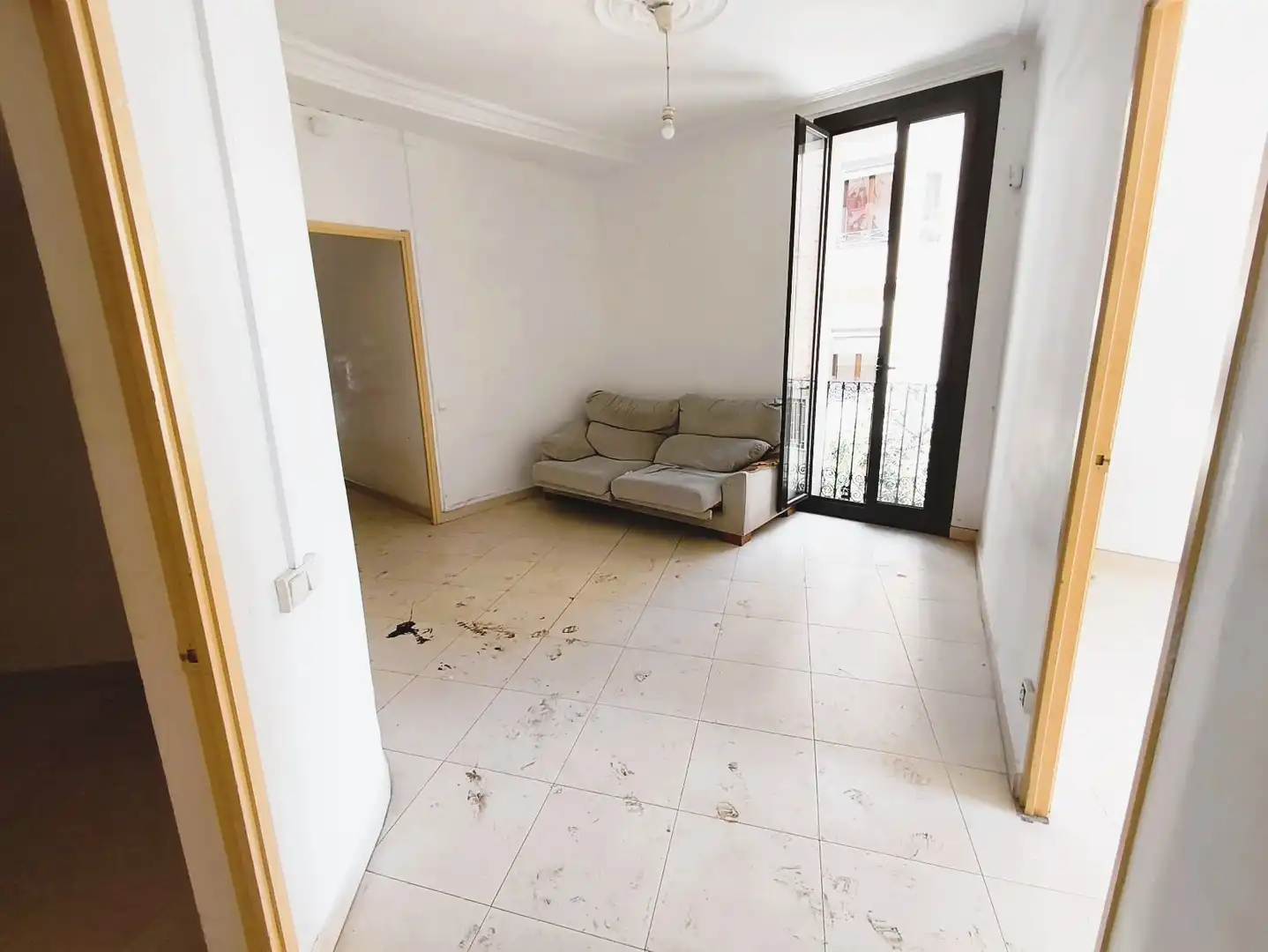 Living room of Flat for sale in Barcelona  with Parquet flooring, Terrace and Balcony