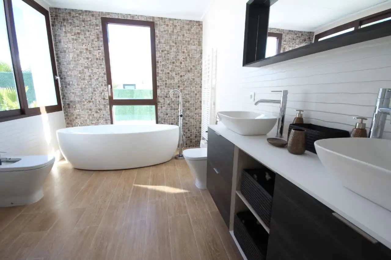 Bany de Casa o xalet en venda en Jávea / Xàbia amb Aire condicionat, Jardí privat i Piscina
