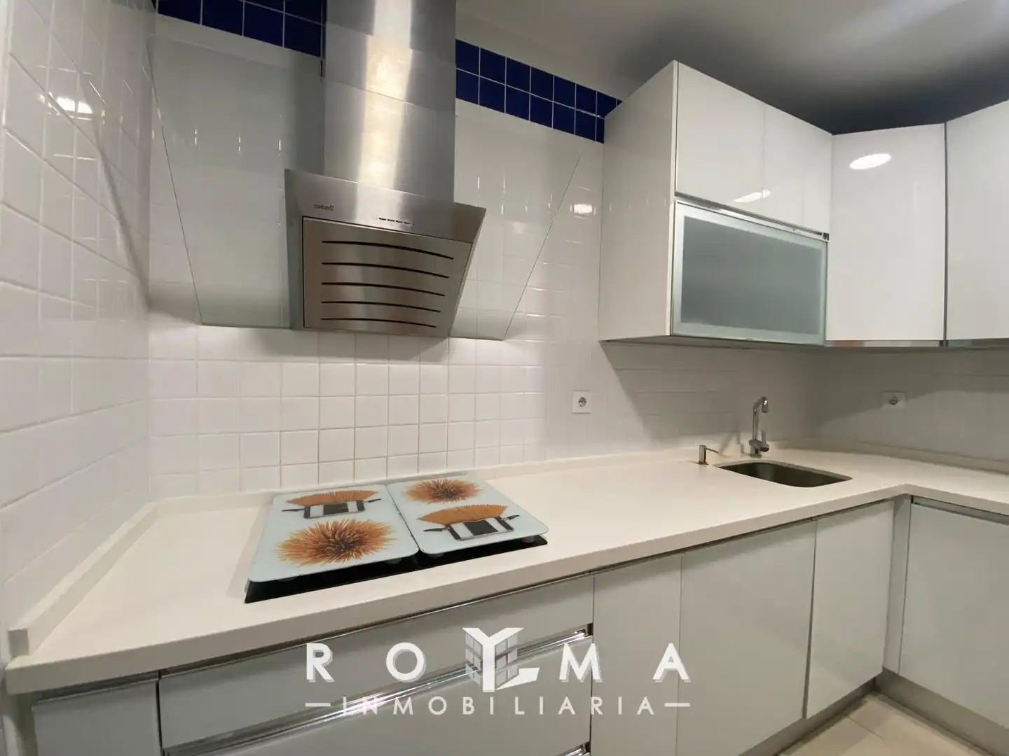 Cocina de Piso de alquiler en Montequinto con Aire acondicionado, Calefacción y Jardín privado