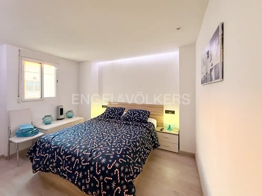 Bedroom of Flat for rent in Valencia  with Air Conditioner, Heating and Furnished