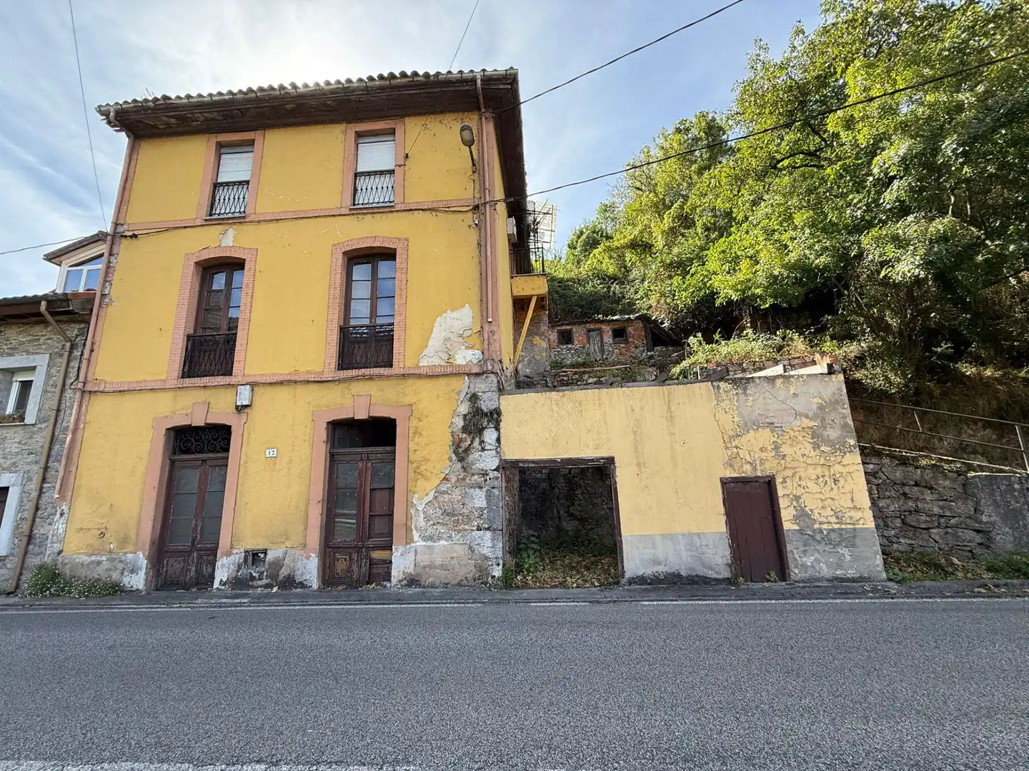 Außenansicht von Haus oder Chalet zum Verkauf in Oviedo  mit Privatgarten
