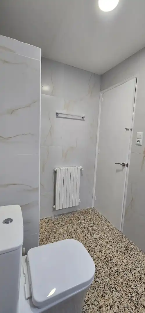 Baño de Piso de alquiler en Manresa con Calefacción, Amueblado y Horno