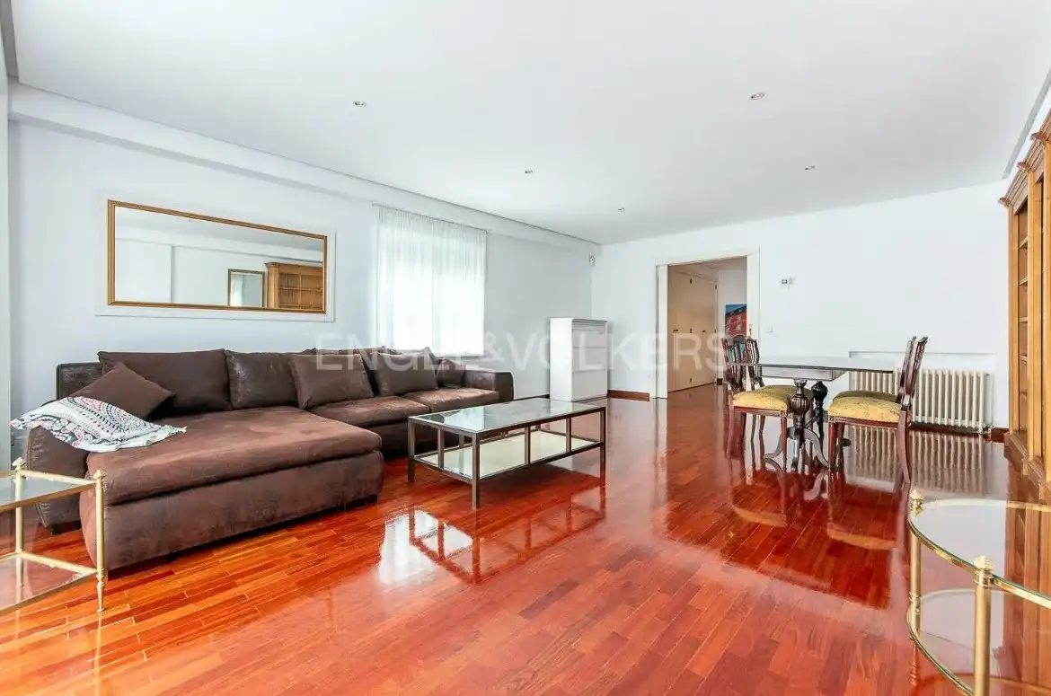 Vista exterior de Casa o chalet en venta en Madrid con Aire acondicionado, Calefacción y Jardín privado