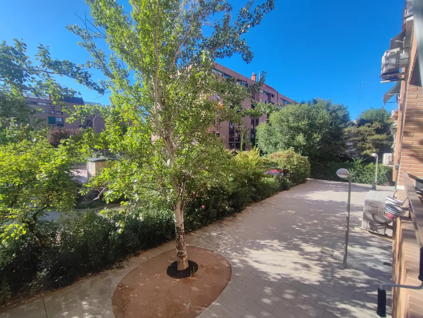 Vista exterior de Piso en venta en Madrid con Aire acondicionado, Calefacción y Jardín privado