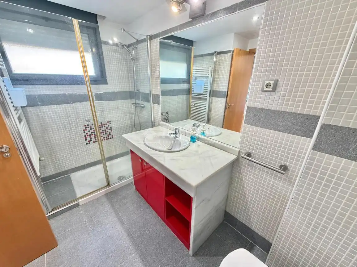 Baño de Casa adosada en venta en Valdemoro con Aire acondicionado, Jardín privado y Terraza