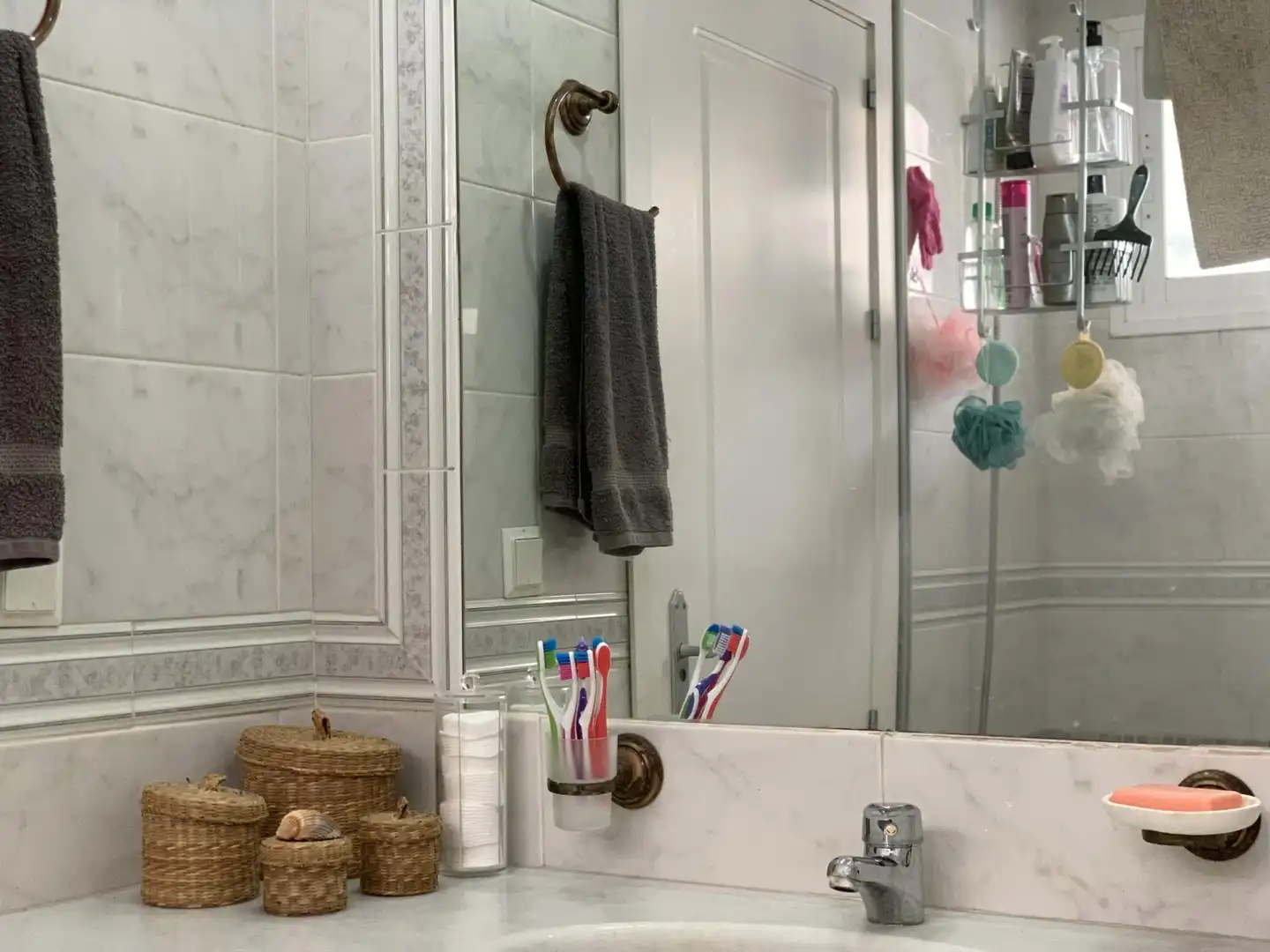 Baño de Apartamento en venta en Marbella con Aire acondicionado, Calefacción y Jardín privado