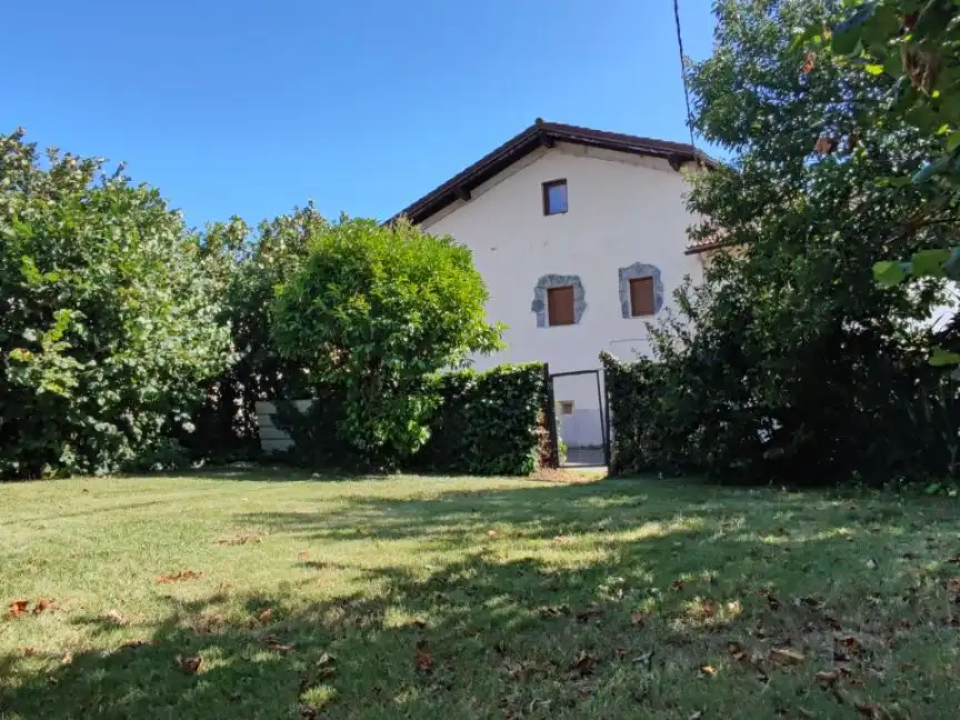 Vista exterior de Casa o xalet de lloguer en Condado de Treviño, Burgos