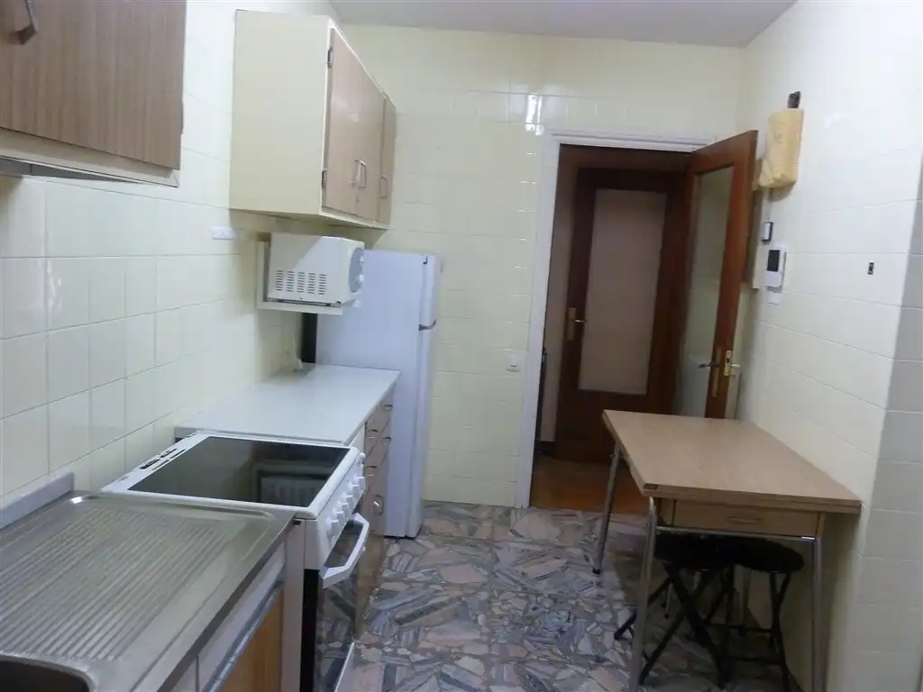 Cuina de Pis en venda en  Pamplona / Iruña amb Calefacció, Parquet i Terrassa