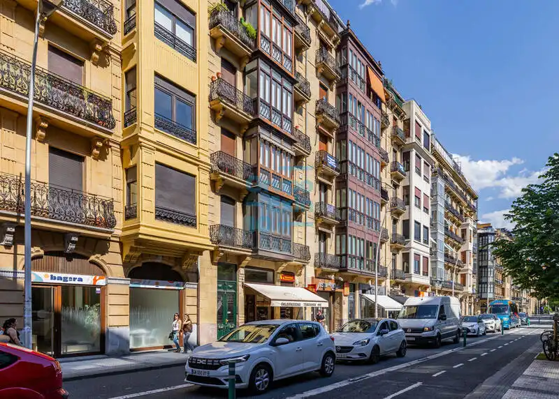 Vista exterior de Piso en venta en Donostia - San Sebastián  con Aire acondicionado, Calefacción y Balcón