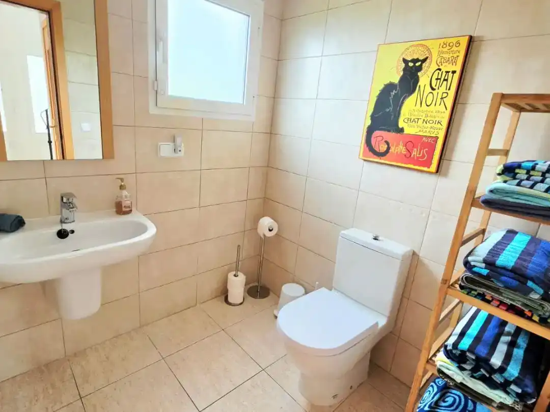 Badezimmer von Wohnung zur Miete in Gata de Gorgos mit Klimaanlage, Privatgarten und Schwimmbad