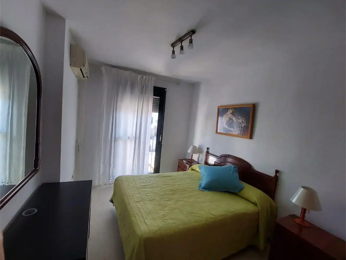 Dormitori de Casa o xalet per a compartir en Puerto Real amb Aire condicionat i Moblat