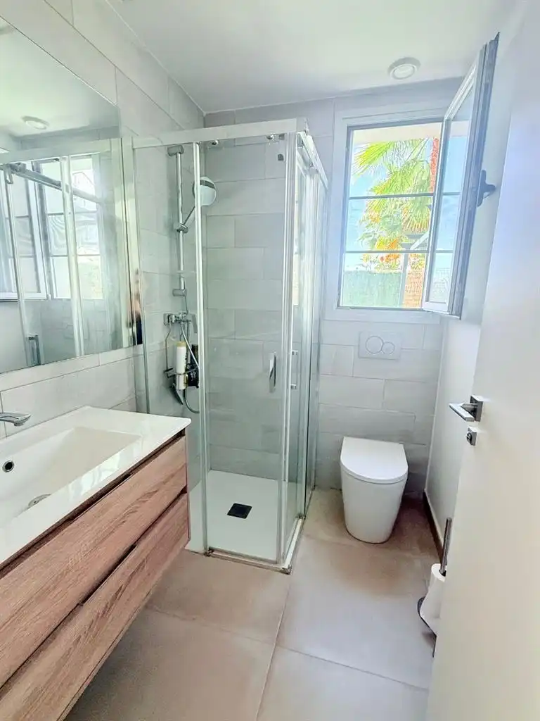 Baño de Planta baja en venta en Finestrat con Aire acondicionado, Terraza y Trastero