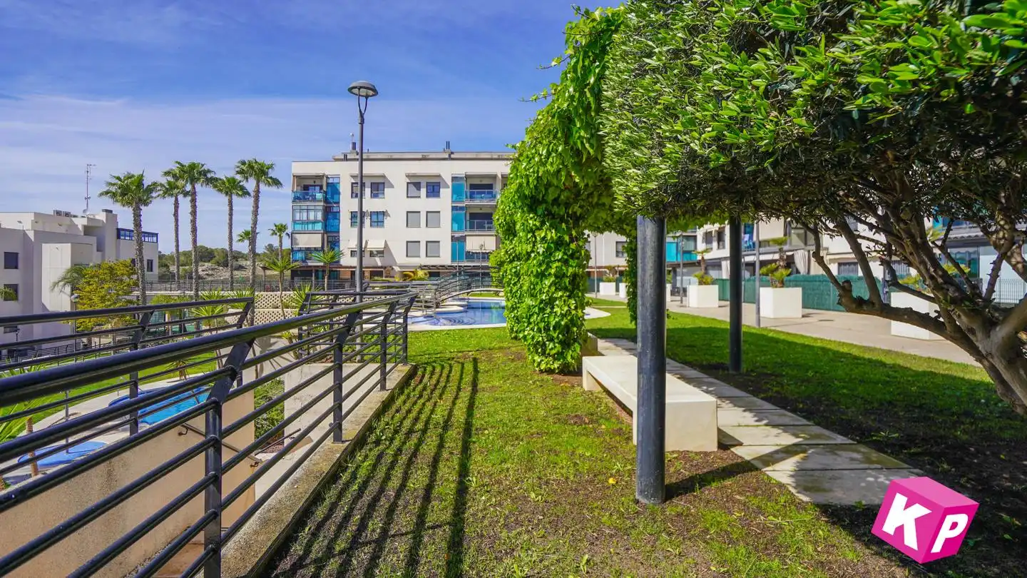 Vista exterior de Planta baja en venta en Santa Pola con Aire acondicionado, Calefacción y Terraza
