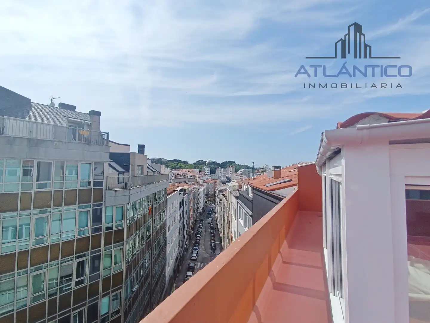 Vista exterior de Àtic en venda en A Coruña Capital  amb Calefacció, Terrassa i Moblat