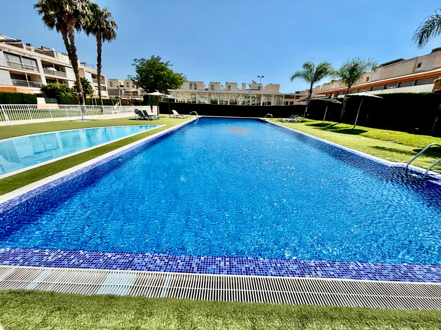 Piscina de Casa adosada en venda en Alicante / Alacant amb Aire condicionat, Calefacció i Jardí privat