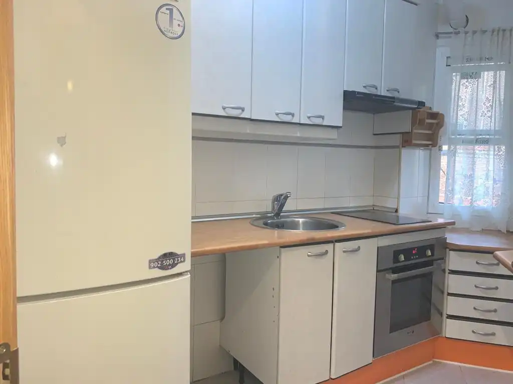 Kitchen of Ground floor for rent in Madrid  with Air Conditioner and Heating
