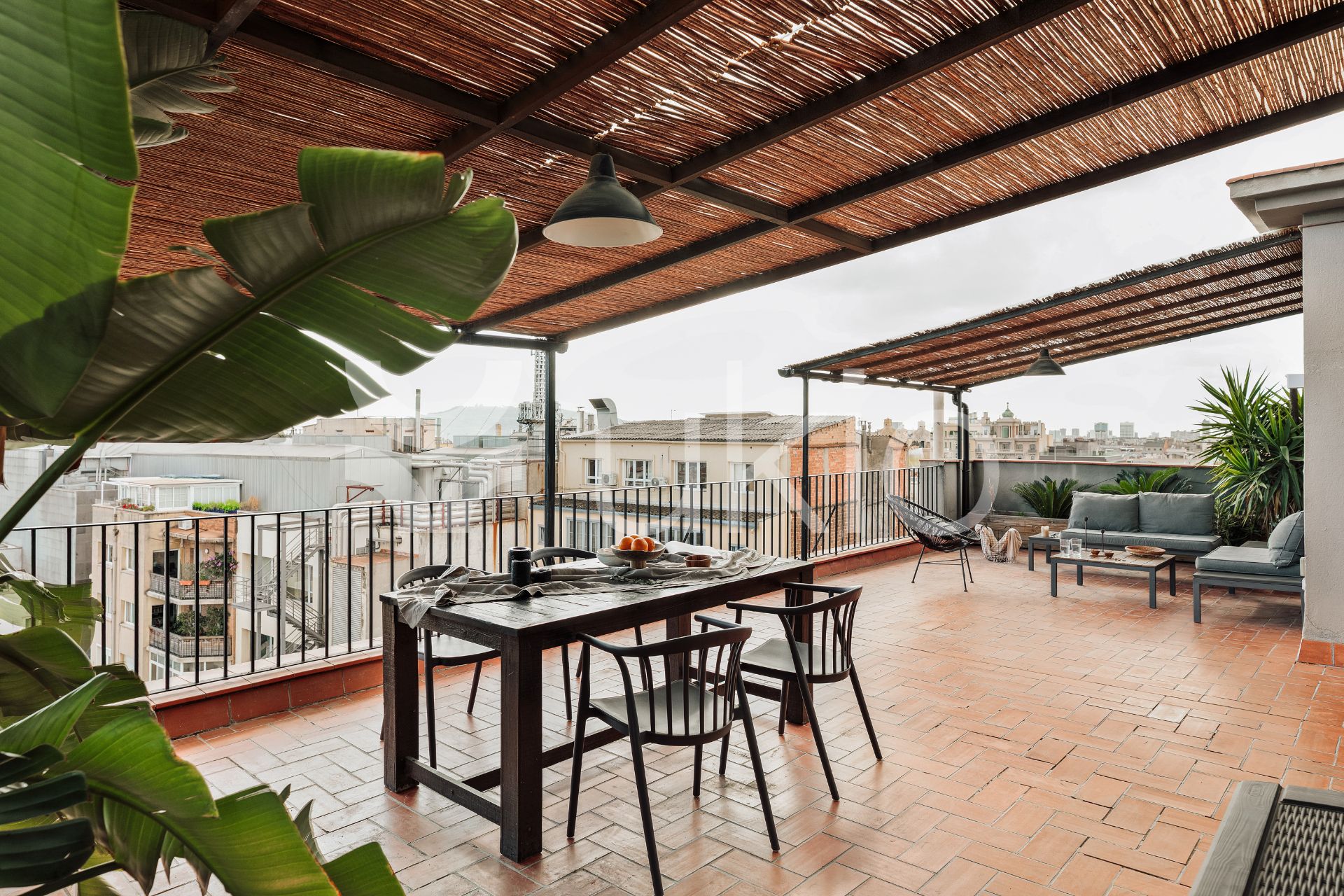 Terrassa de Pis de lloguer en  Barcelona Capital amb Aire condicionat, Calefacció i Terrassa