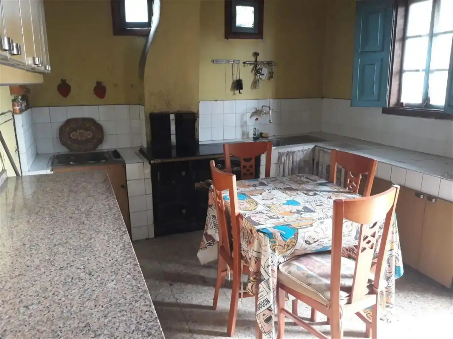 Cuina de Finca rústica en venda en Cortegada amb Jardí privat, Parquet i Moblat