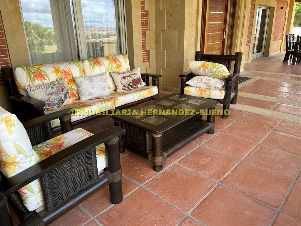 Terraza de Casa o chalet en venta en Carbajosa de la Sagrada con Aire acondicionado, Calefacción y Jardín privado