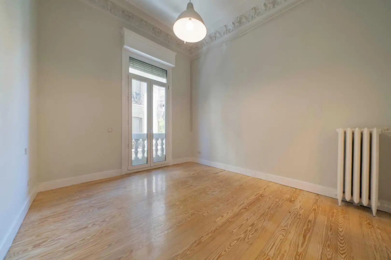 Habitación de Oficina de alquiler en Madrid con Aire acondicionado y Calefacción