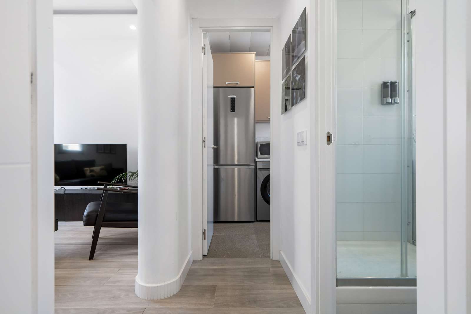 Study to share in  Madrid Capital  with Air Conditioner and Terrace