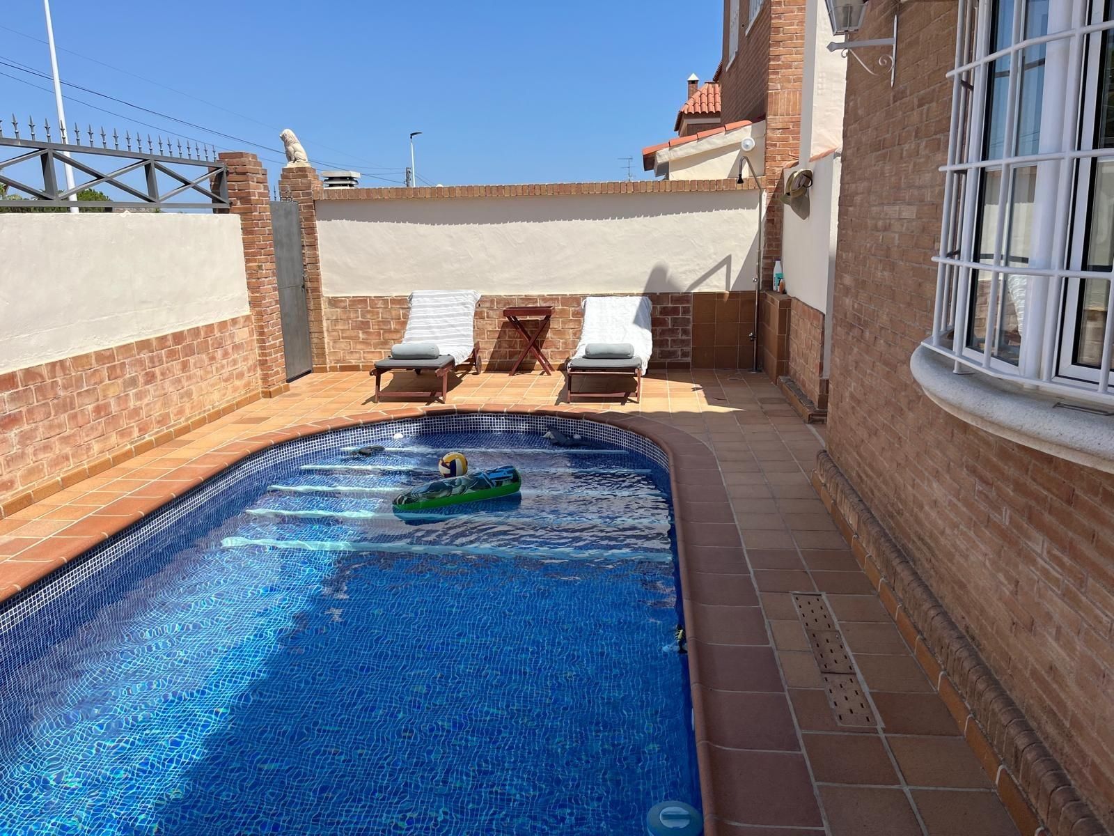 Swimming pool of House or chalet for sale in Elche / Elx  with Air Conditioner, Heating and Private garden