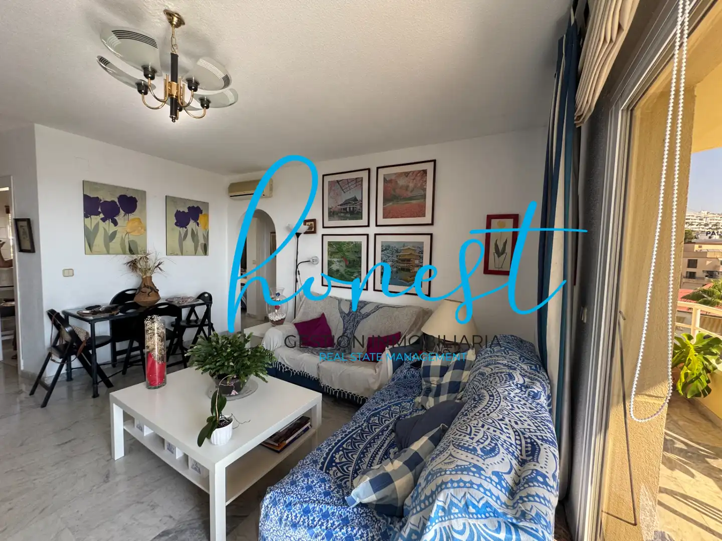 Sala de estar de Ático en venta en Torremolinos con Aire acondicionado, Terraza y Amueblado