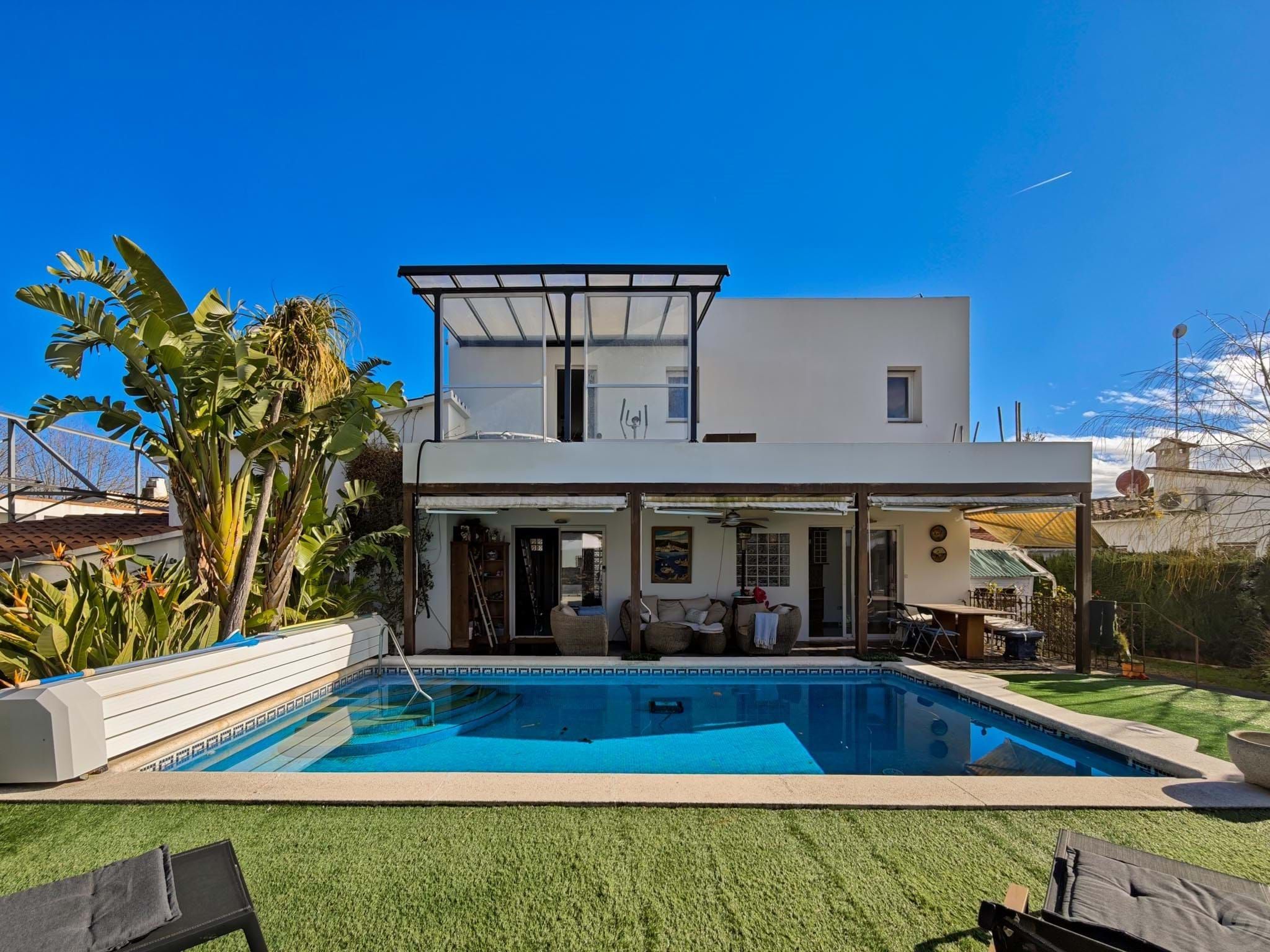 Piscina de Casa o chalet en venta en Empuriabrava con Aire acondicionado, Calefacción y Terraza