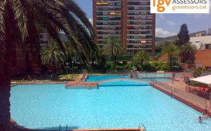 Swimming pool of Flat for sale in  Barcelona Capital  with Air Conditioner and Terrace