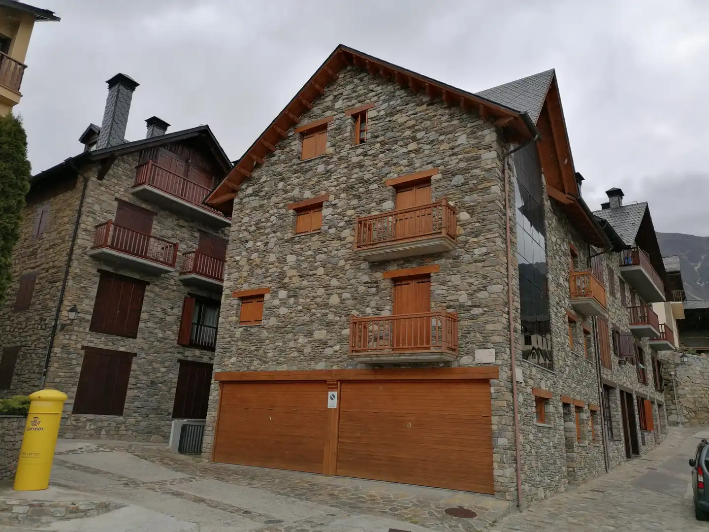 Exterior view of Apartments for sale in Alt Àneu  with Heating and Furnished