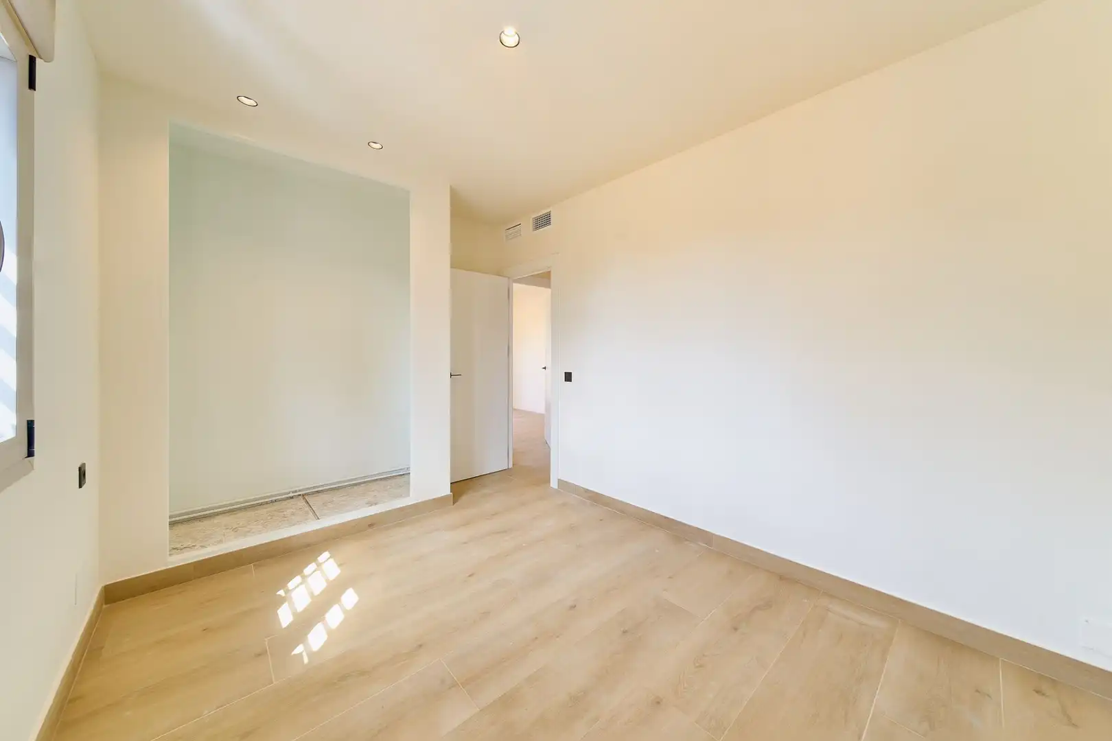 Bedroom of Detached homes for sale in Málaga  with Air Conditioner, Heating and Terrace