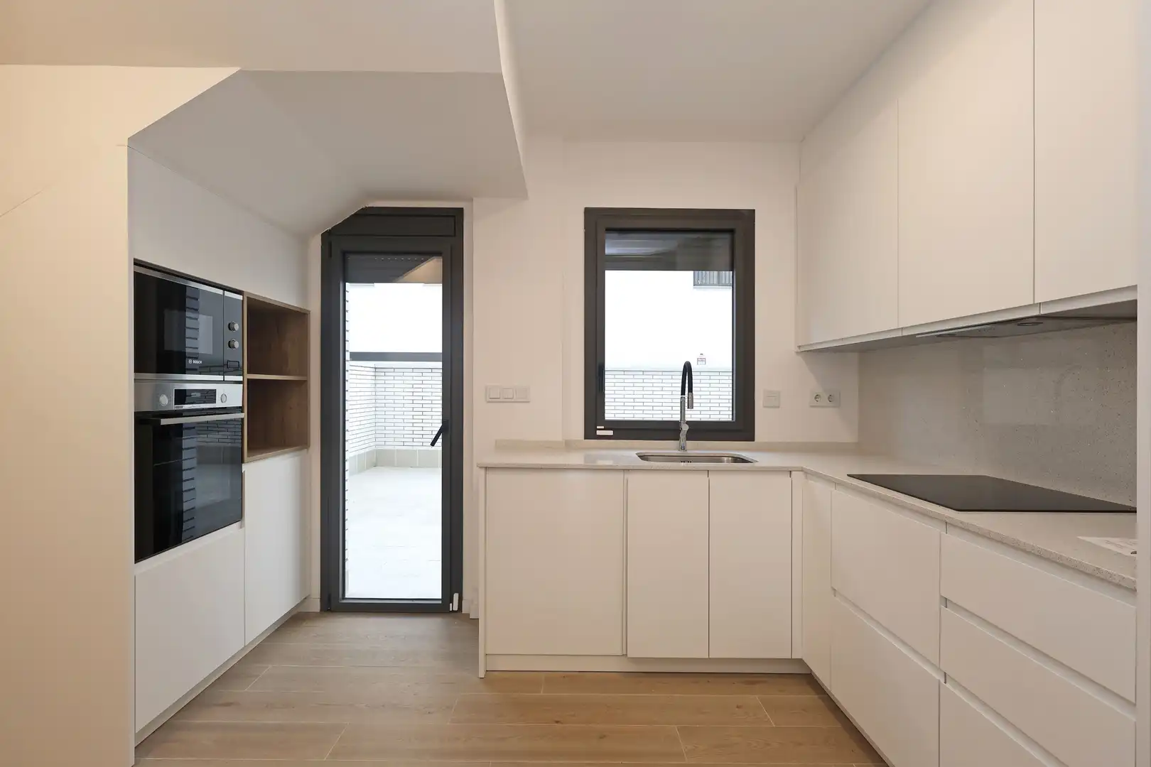 Küche von Erdgeschoss zum Verkauf in L'Hospitalet de Llobregat mit Terrasse und Abstellraum