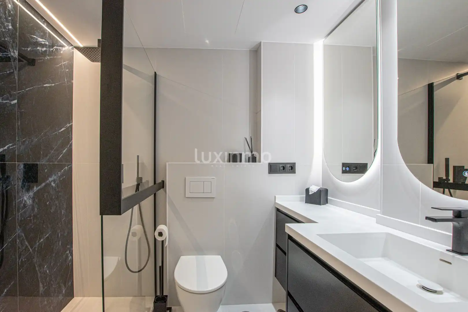 Bathroom of Flat for sale in Calpe / Calp  with Air Conditioner, Heating and Terrace