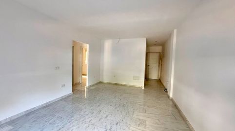 Foto 4 de Piso en venta en Melilla, Puerto de Estepona, Estepona