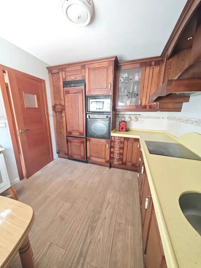 Cocina de Casa adosada en venta en Toledo con Aire acondicionado, Calefacción y Horno