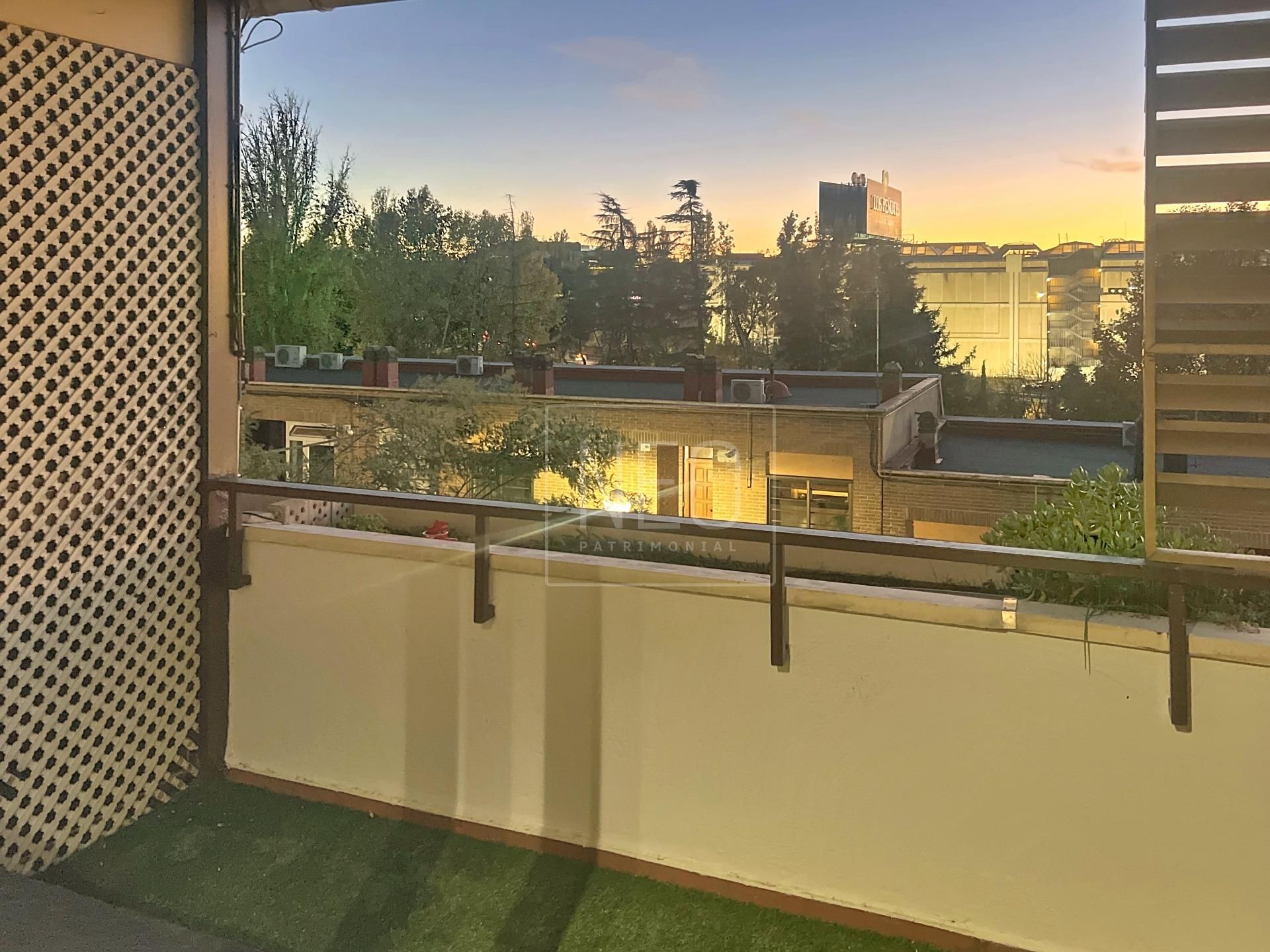 Terraza de Piso en venta en La Moraleja con Calefacción, Jardín privado y Parquet