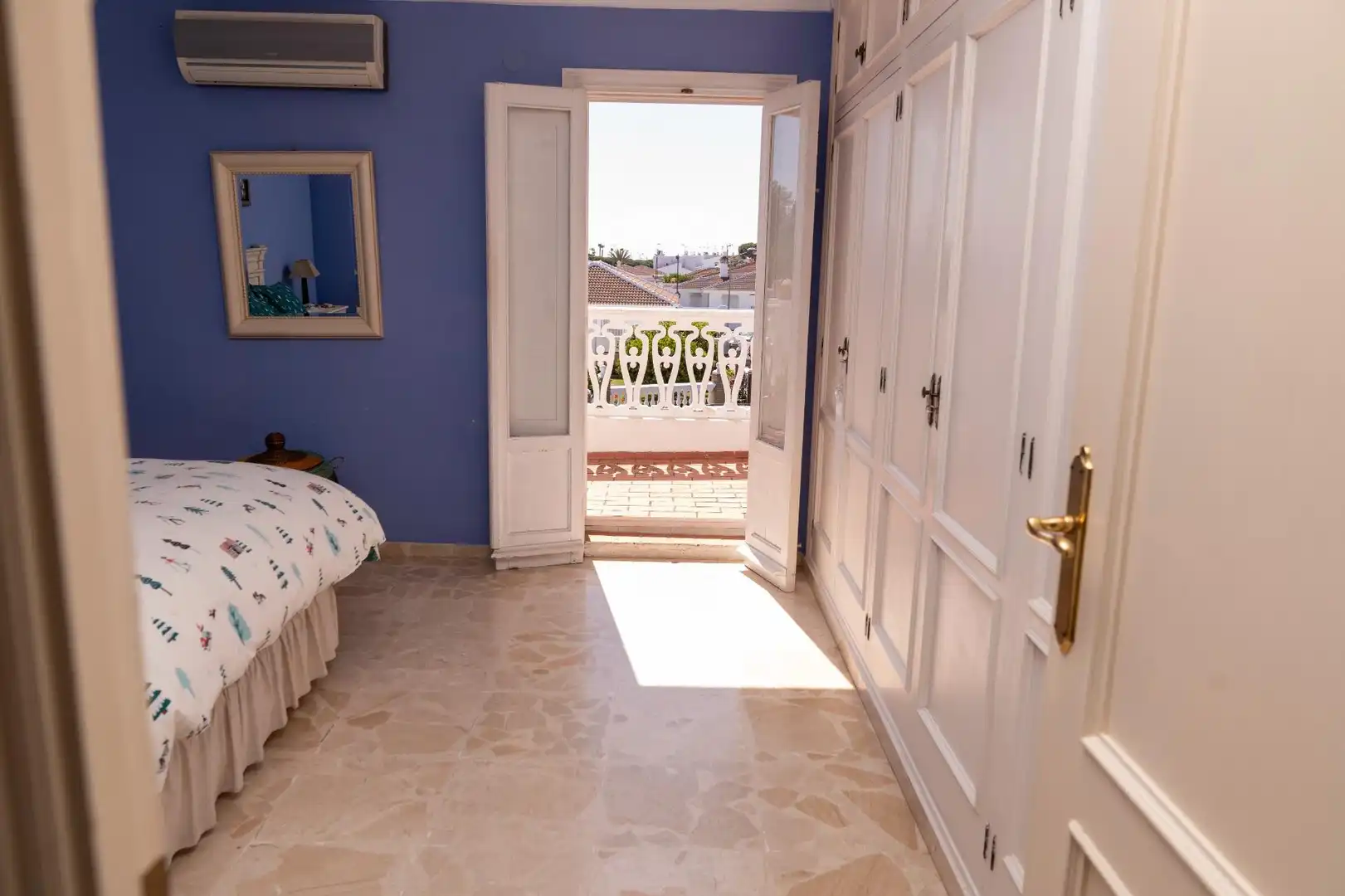 Habitación de Casa adosada en venta en Almonte con Terraza, Trastero y Balcón