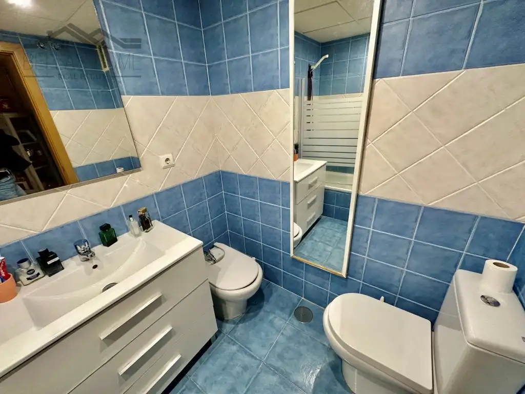 Baño de Piso en venta en Estepona con Aire acondicionado, Terraza y Piscina