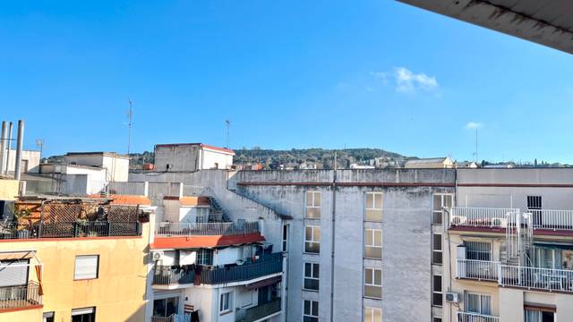 Piso en Venta en Carrer de Vallhonrat en El Poble Sec - Parc de Montjuïc