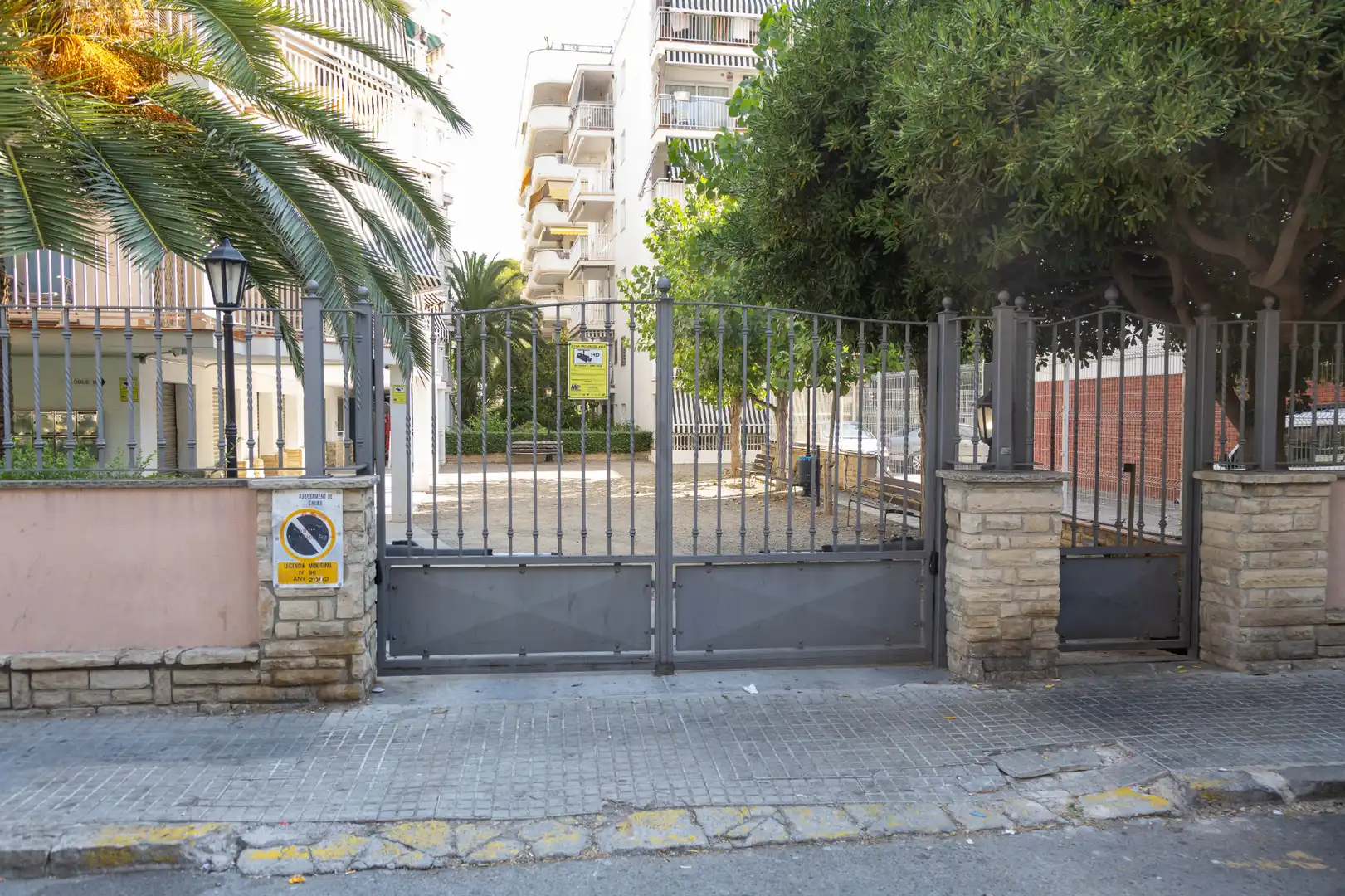 Vista exterior de Garatge en venda en Salou