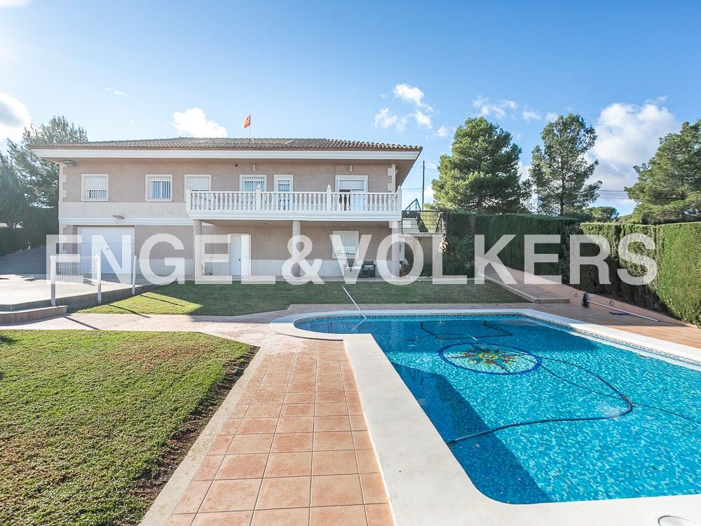 Exterior view of House or chalet for sale in Torrent  with Air Conditioner and Heating