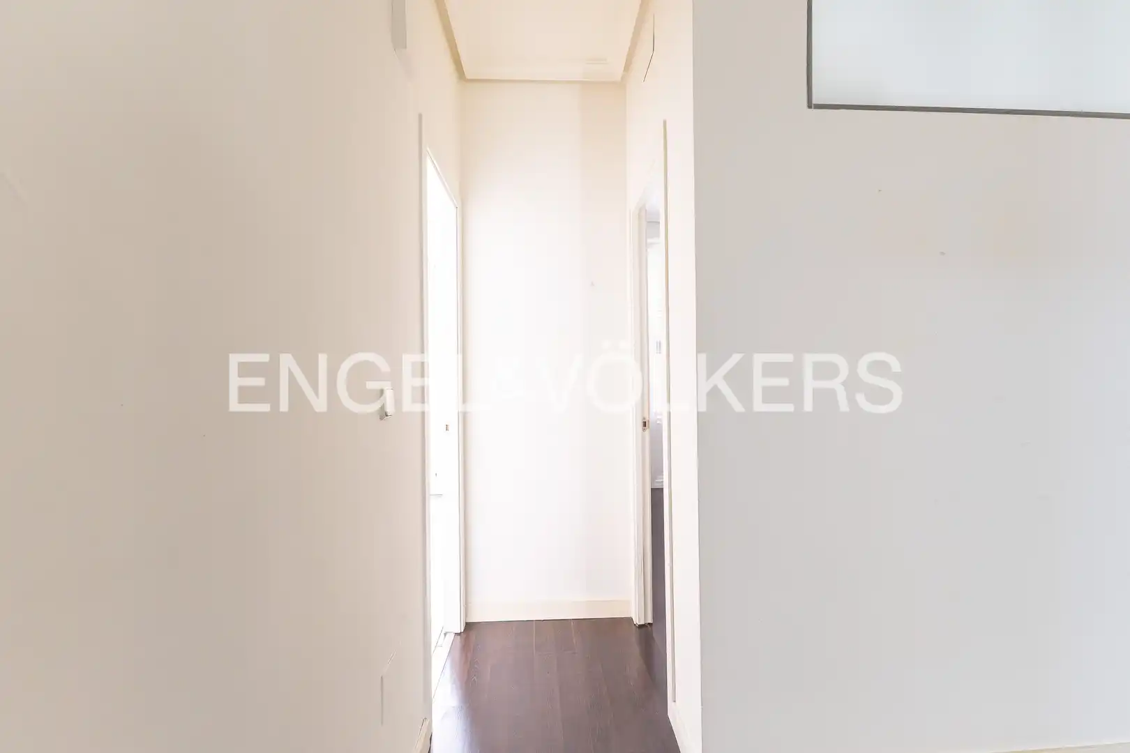 Wohnung zum Verkauf in Madrid mit Klimaanlage, Heizung und Balkon