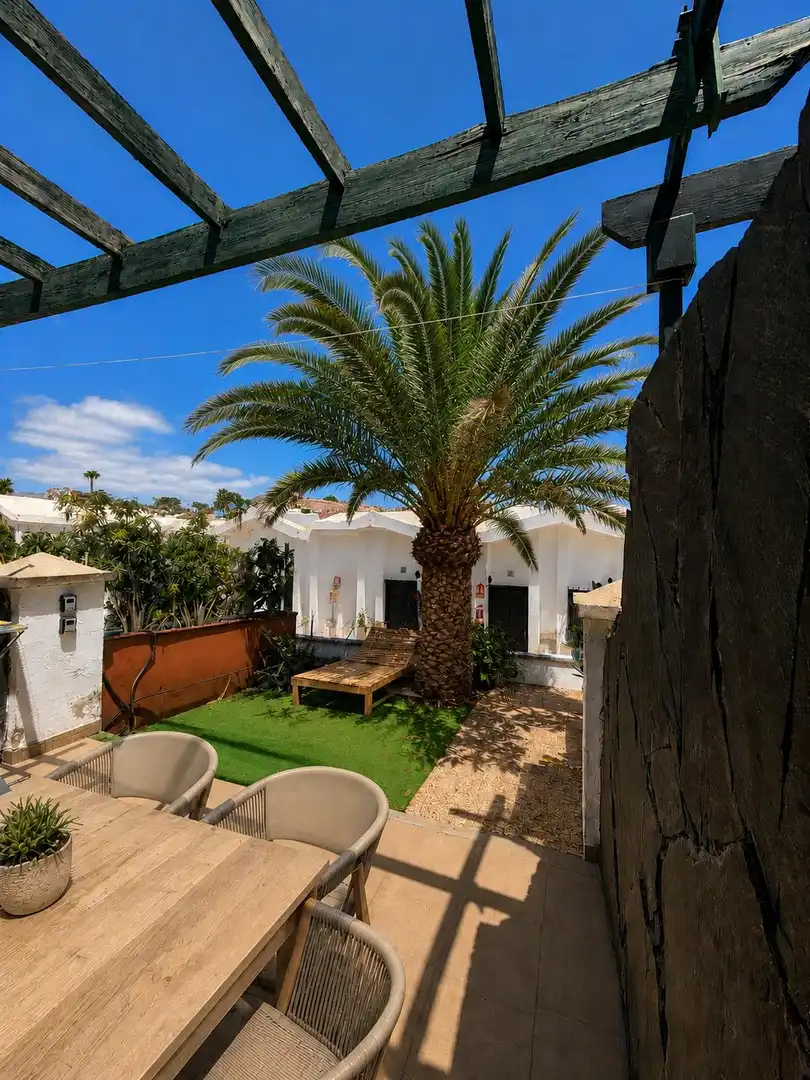 Exterior view of Houses for sale in San Bartolomé de Tirajana  with Air Conditioner, Private garden and Terrace