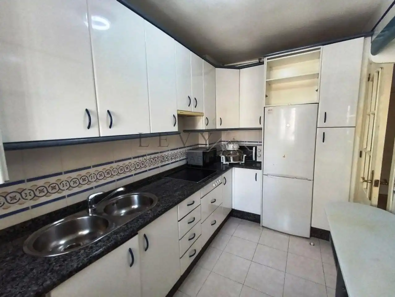 Cuina de Pis en venda en Málaga amb Aire condicionat, Calefacció i Terrassa
