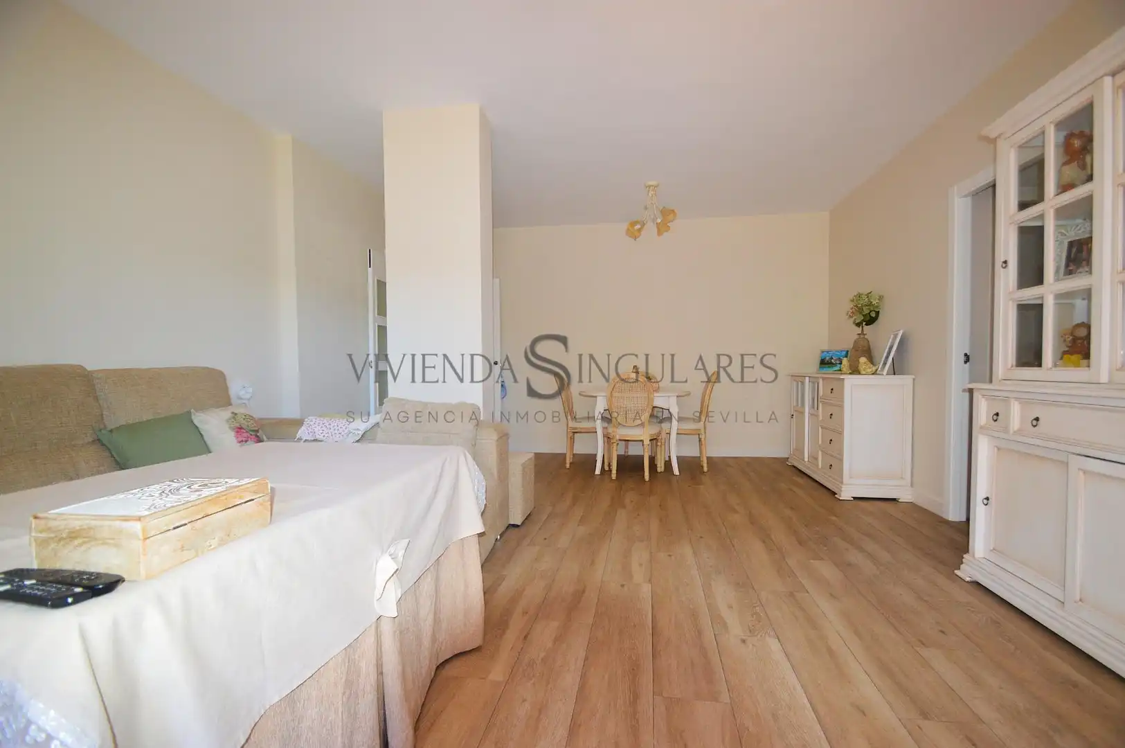 Bedroom of Flat for sale in Sevilla  with Air Conditioner, Heating and Private garden