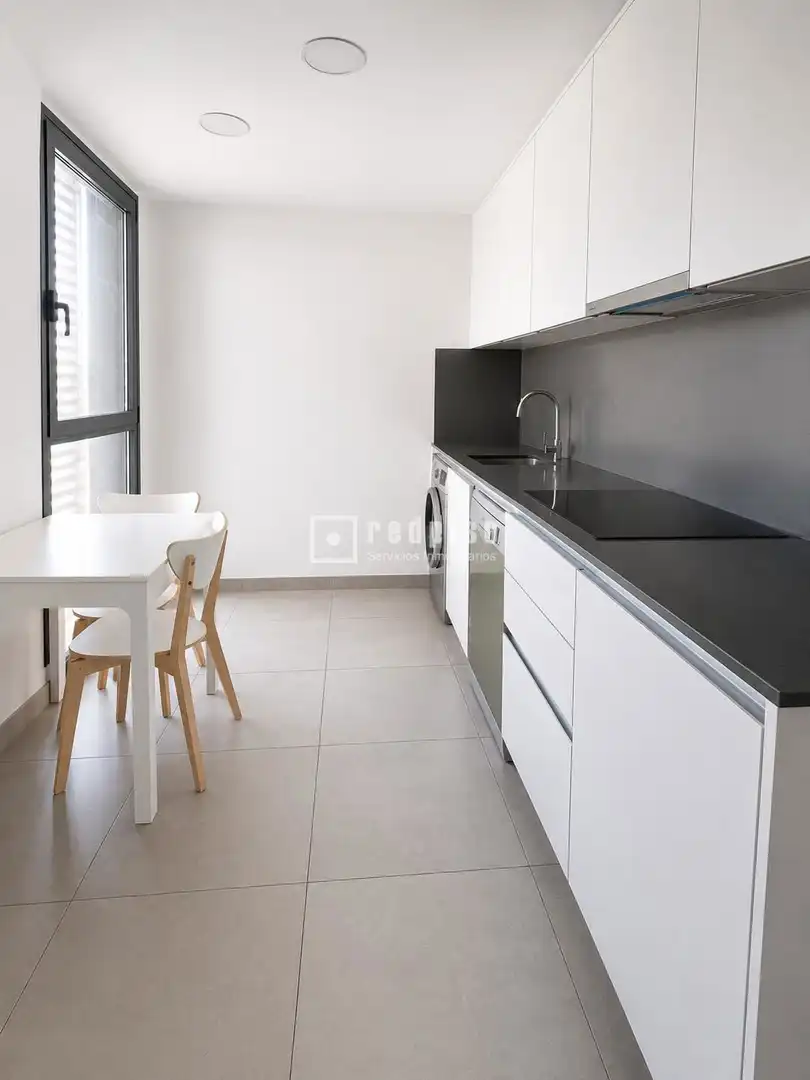 Cocina de Piso de alquiler en Alcobendas con Aire acondicionado, Calefacción y Jardín privado