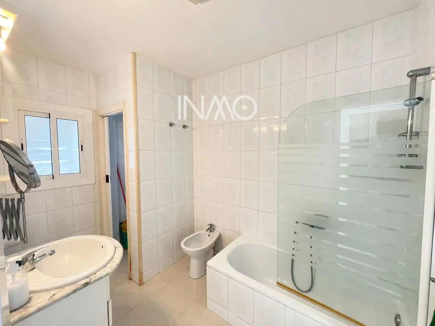 Bathroom of Houses for sale in Can Vallhonrat