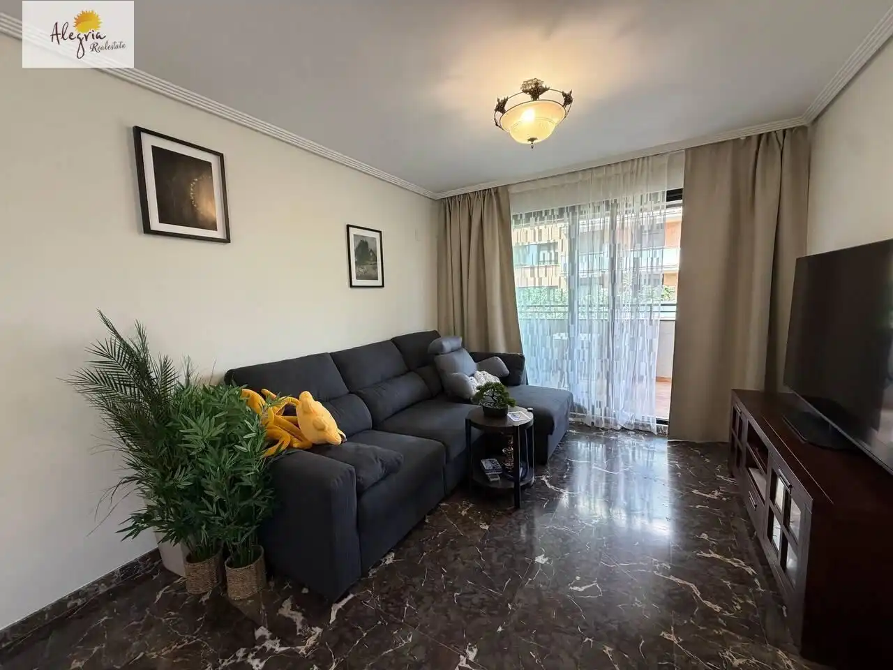 Sala d'estar de Apartament de lloguer en Valencia amb Aire condicionat, Calefacció i Jardí privat